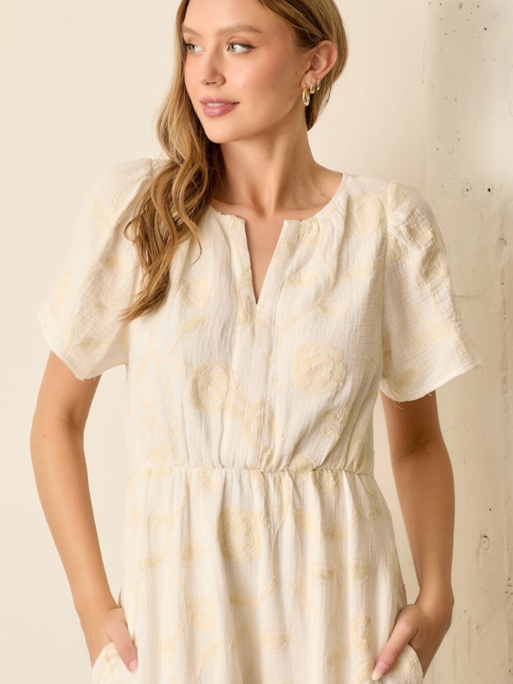 Cream Textured Midi Dress with Subtle Yellow Floral Embroidery - Pologram - Picture 2 of 4